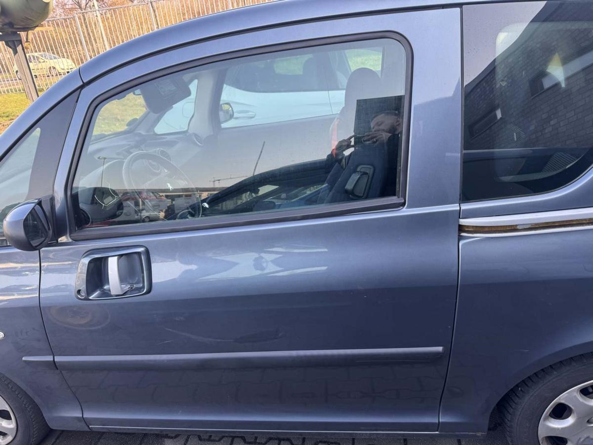 Peugeot 1007 original Schiebet&uuml;r links EZW Eisengrau Bj.2005